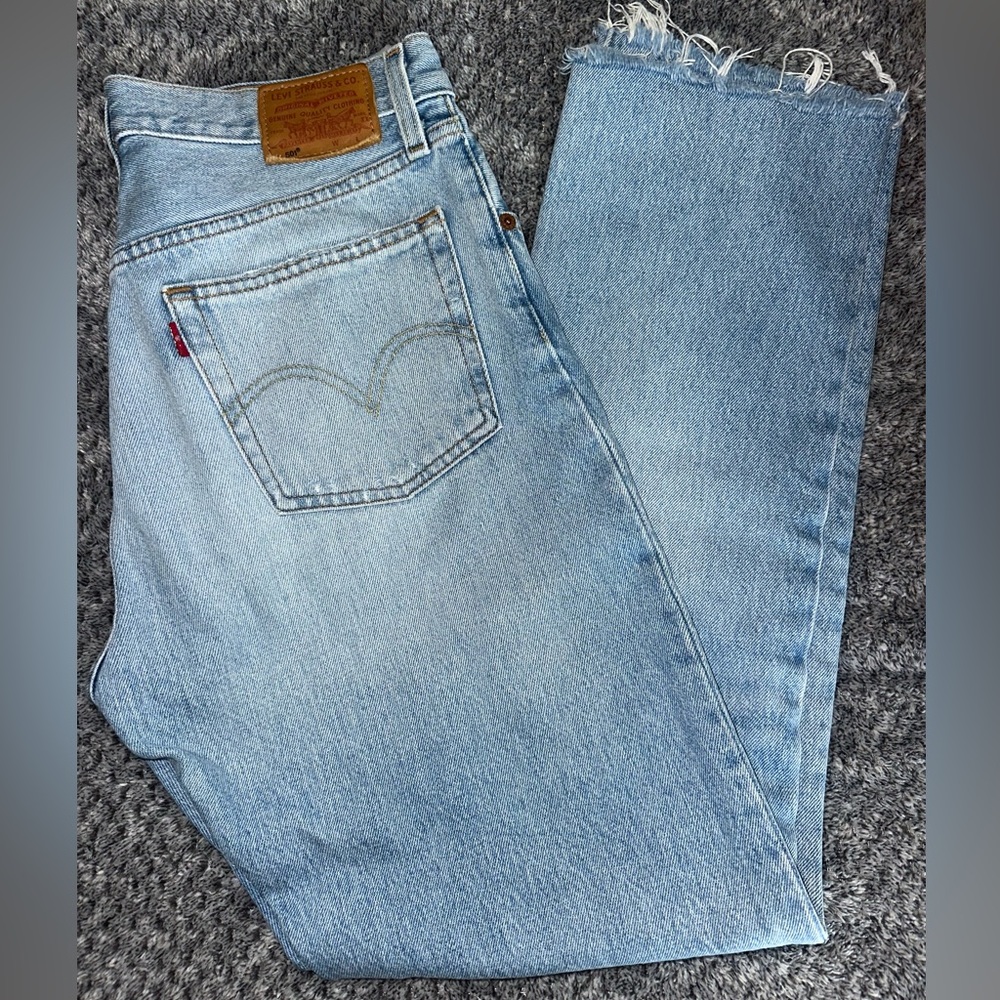 Levi's premium women’s 501 Classic Light Blue Jeans 28 x 29 urban outfitters